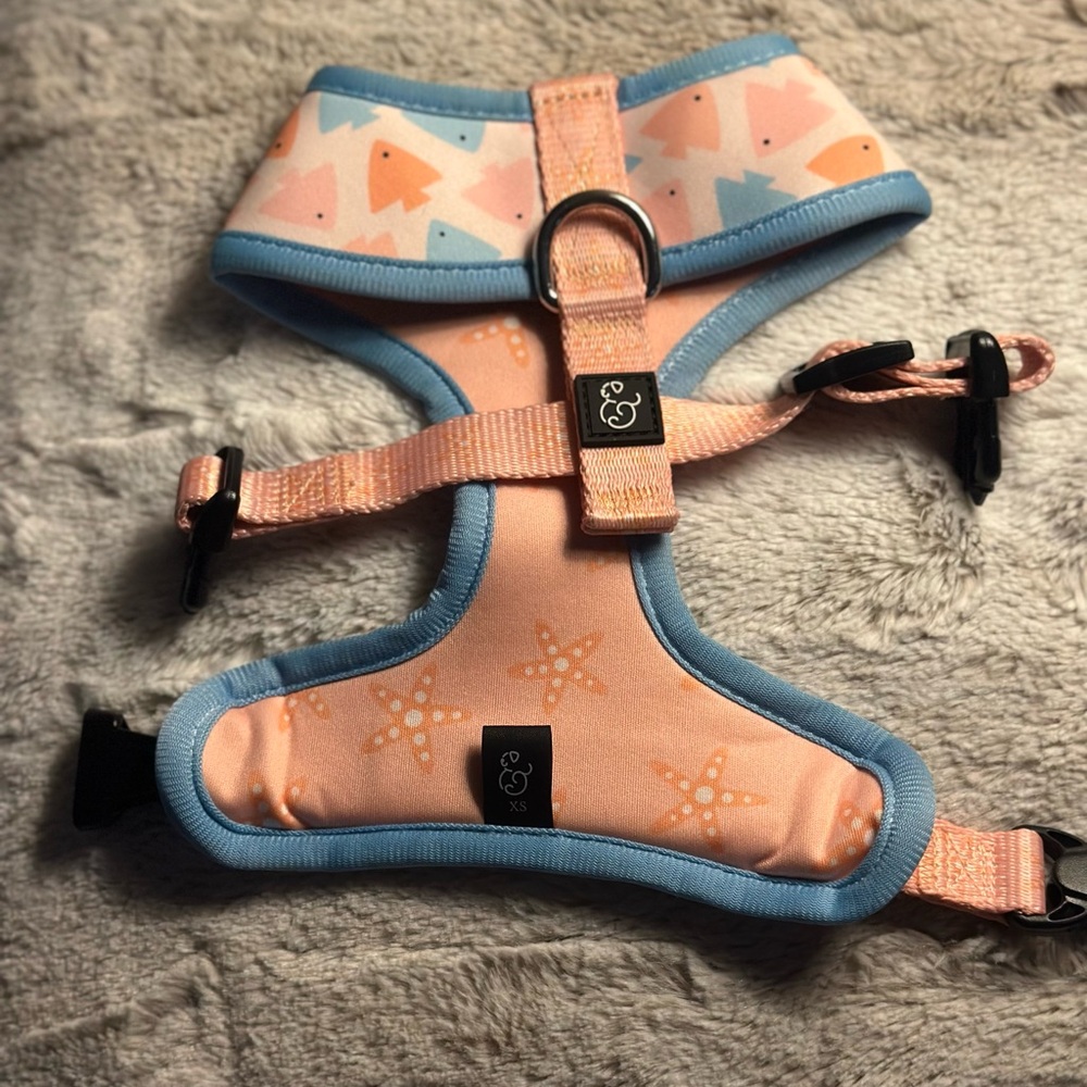 Fish Pattern Lucy & Co. Dog Harness - Peach and Blue - Picture 2 of 3